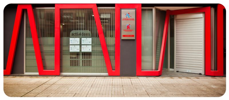 fachada del Centru de Recursos p`Asociaciones del CMPA